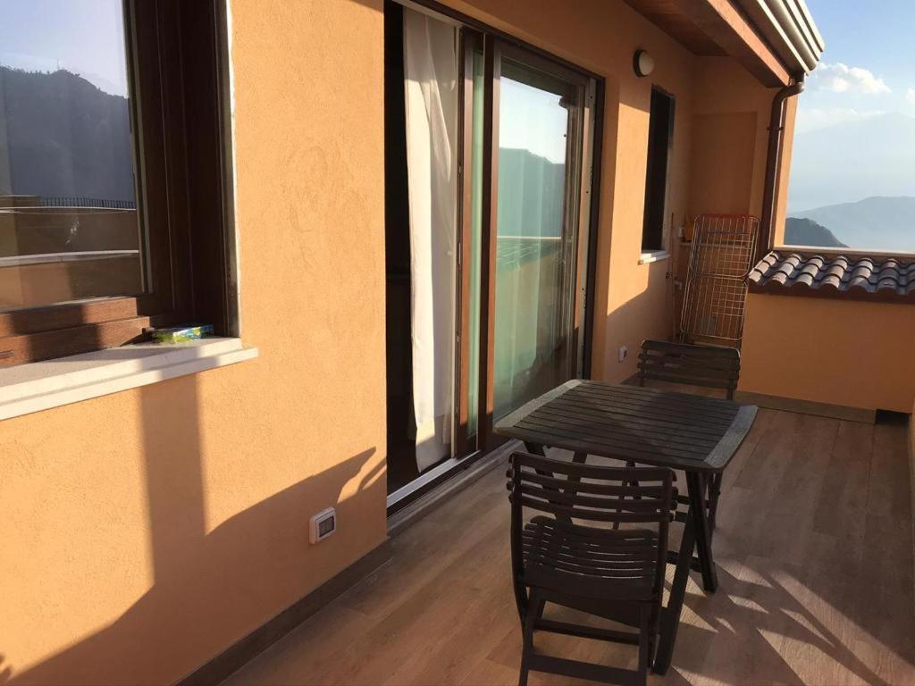 Casa Vacanza Cundari Кастельмола Экстерьер фото